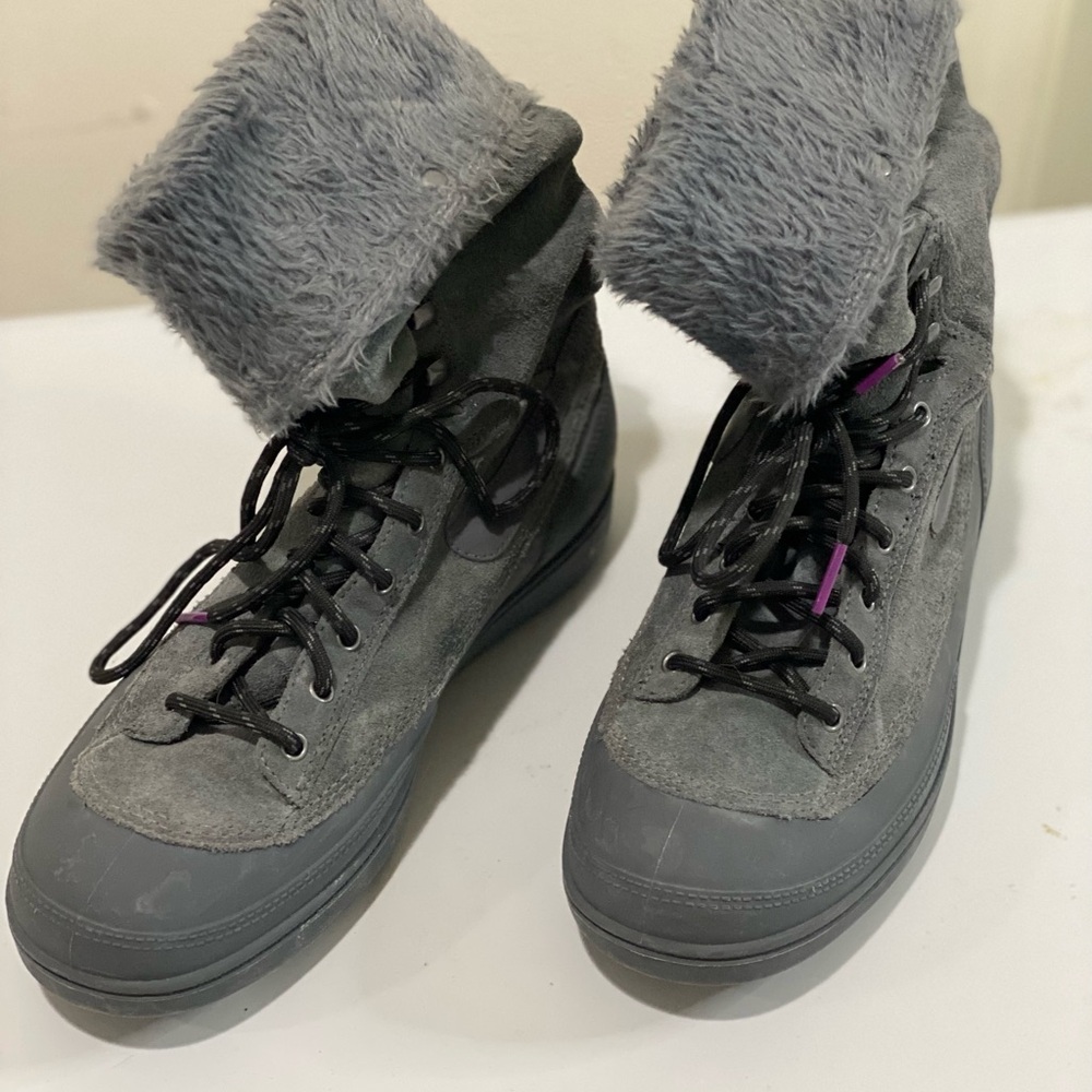 Nike Gray Women's Winter Boots with Fur Lining